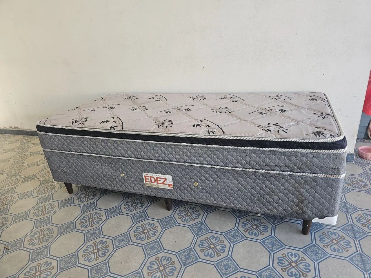 Cama box de molas Bonnell, solteiro 
