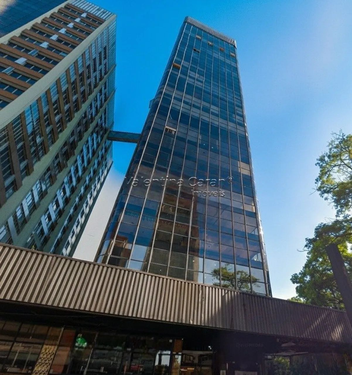 Conjunto para aluguel na Avenida Paulista.