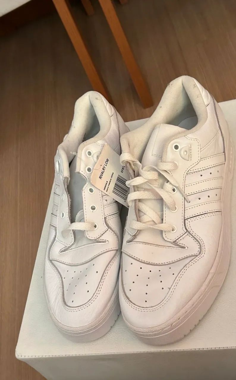 tênis adidas rivalry low all white 42 - Foto 2