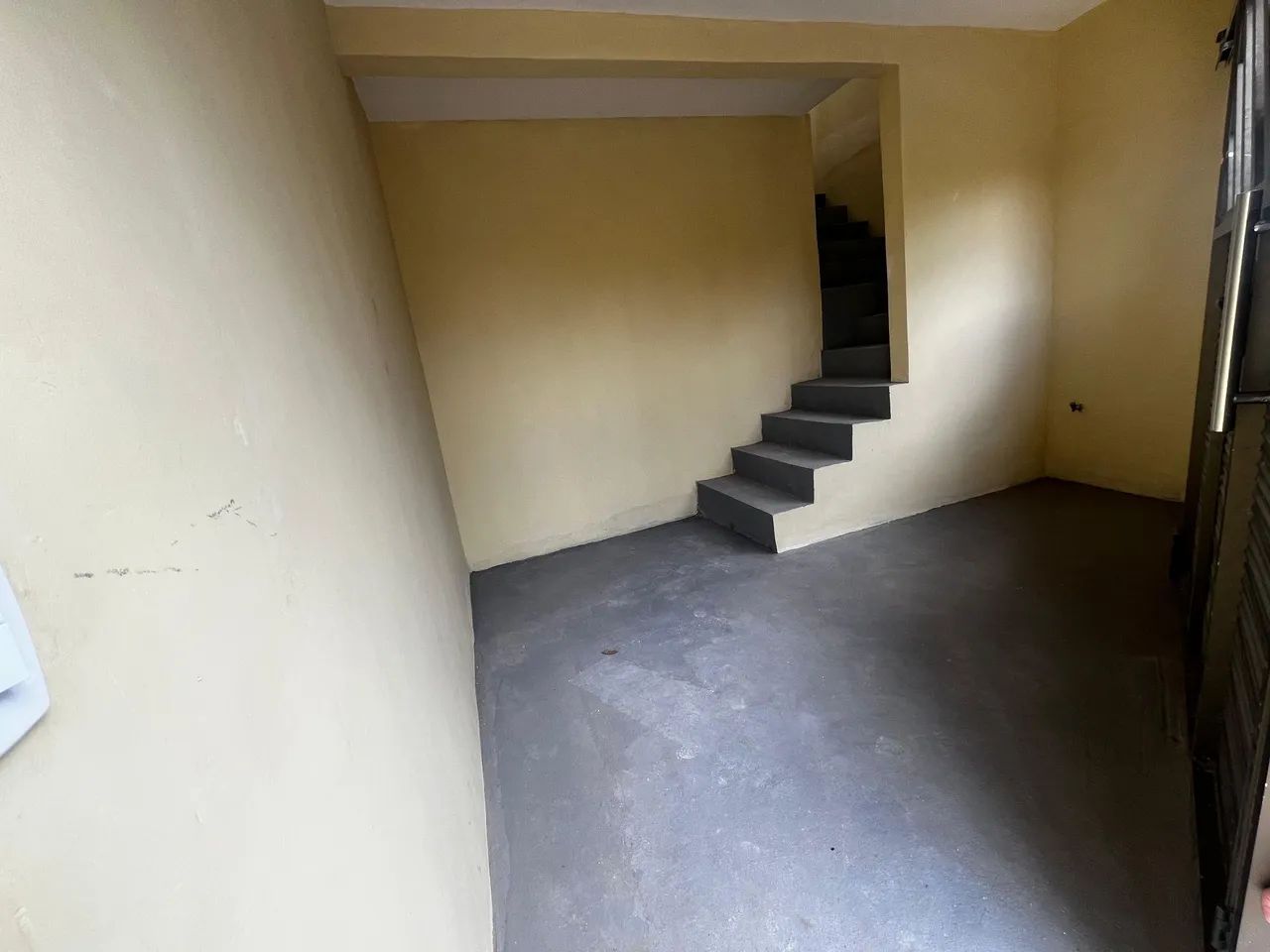 Alugo casa 2 quartos - Foto 5