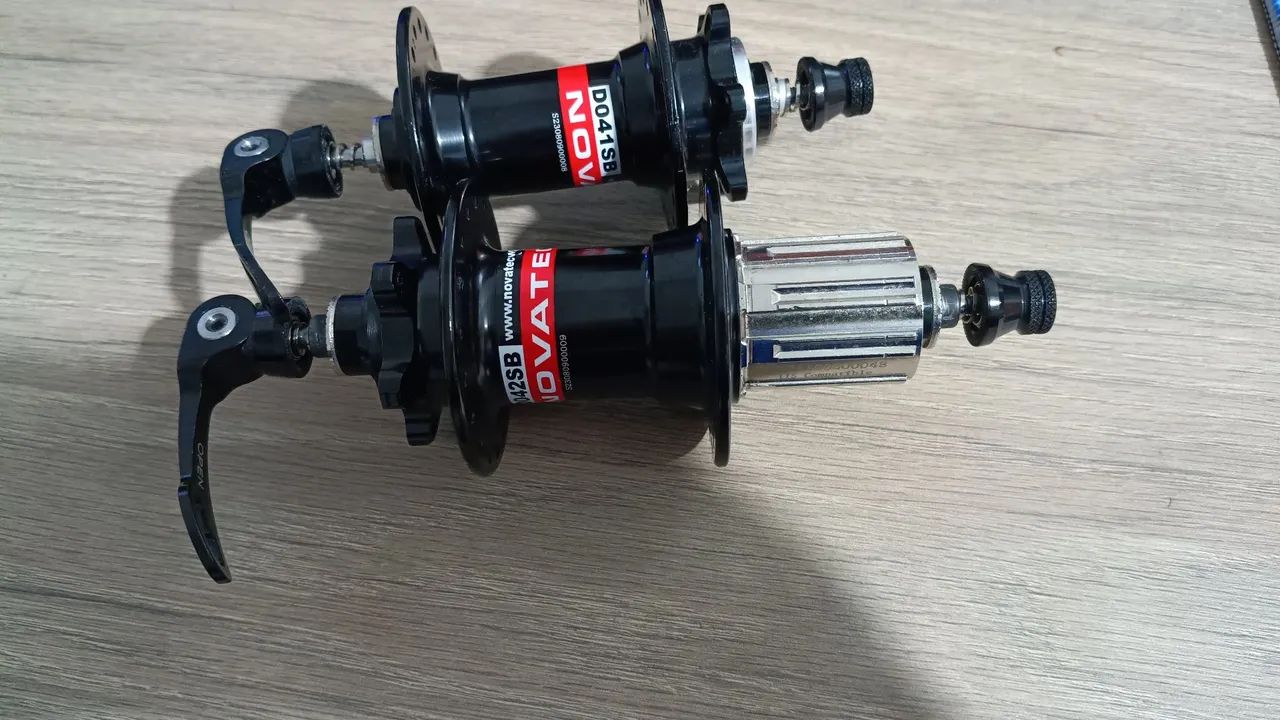 Par de cubo Novatec novo