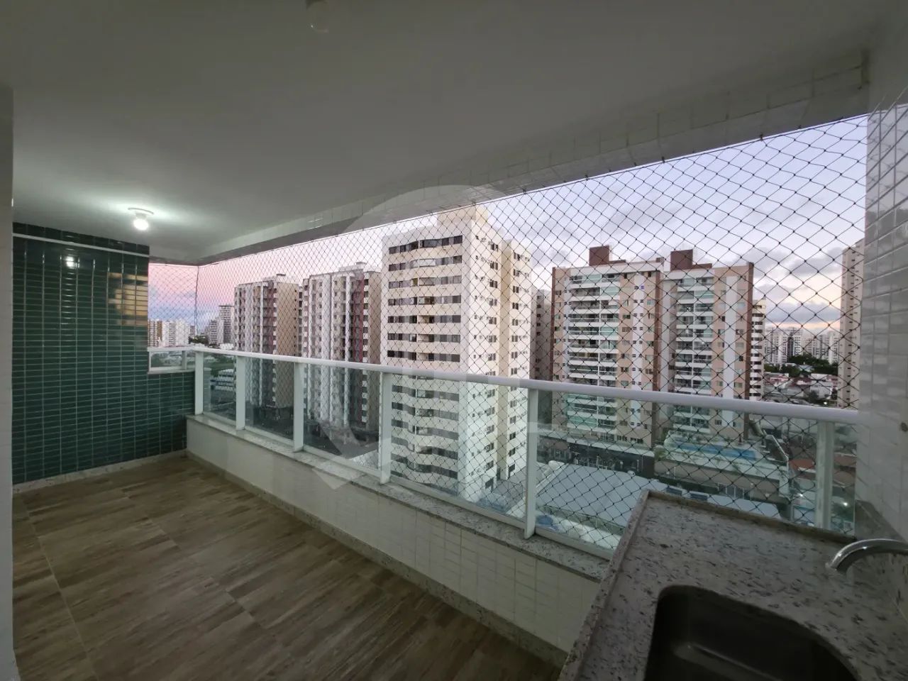 Apartamento no Singulare com três quartos e lazer completo na Coroa do Meio - Foto 2
