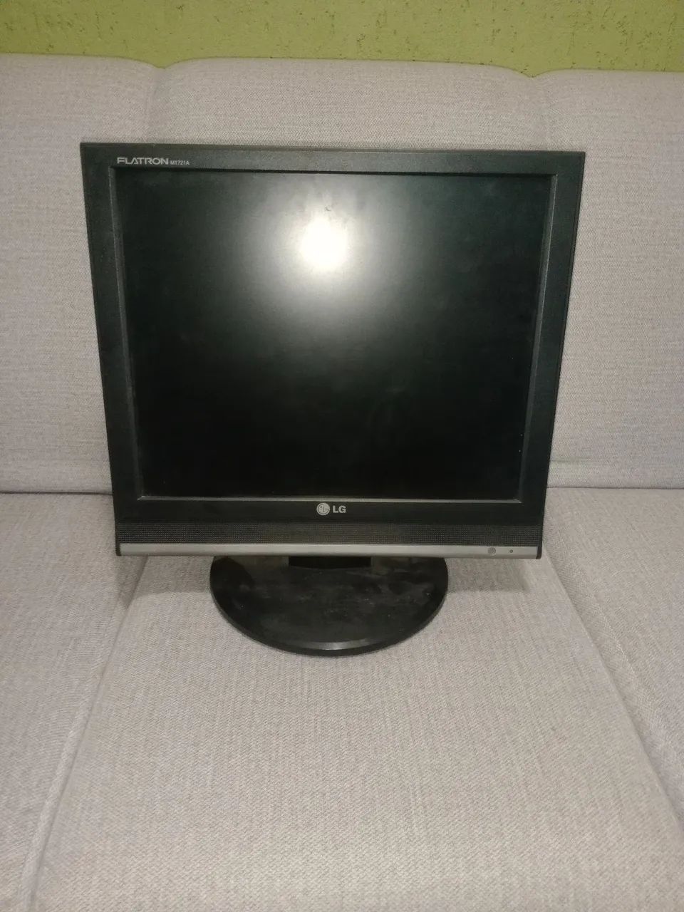 VENDO MONITOR 17 POLEGADAS LG