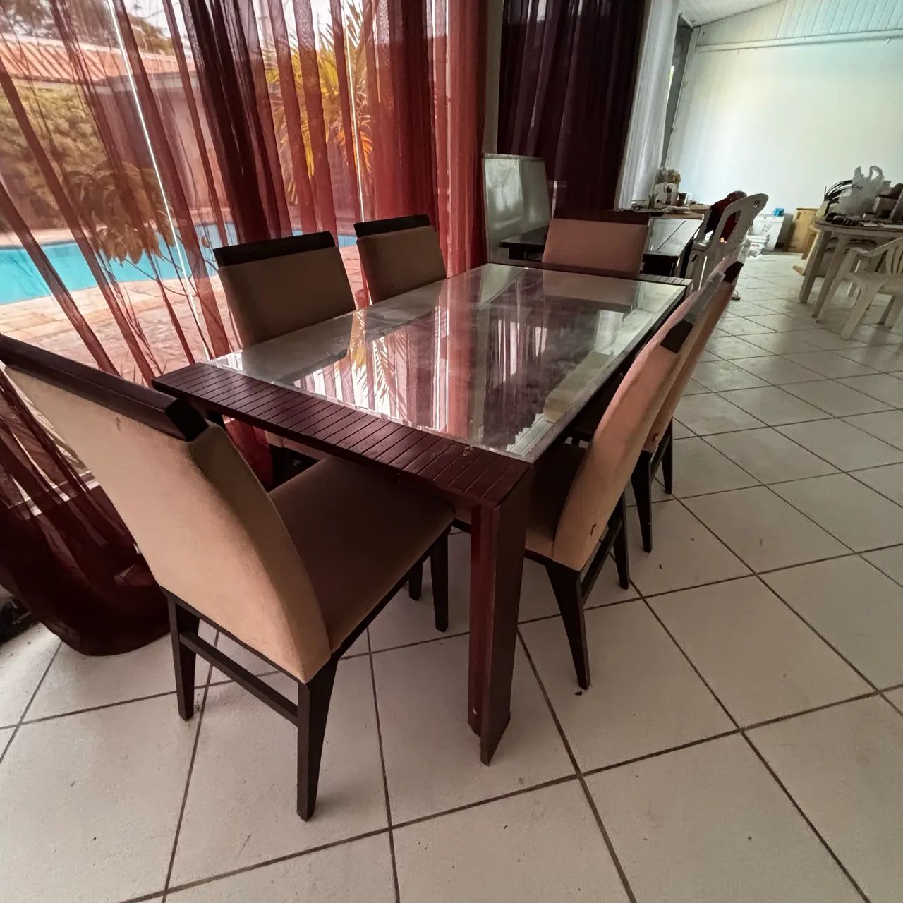 Mesa com seis cadeiras  - Foto 4