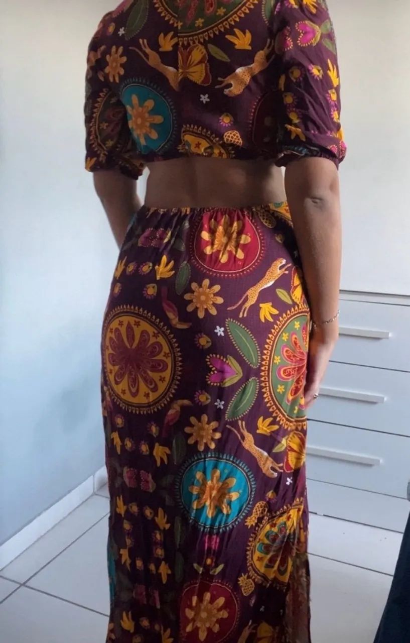 vestido longo estampado com decote - Foto 4