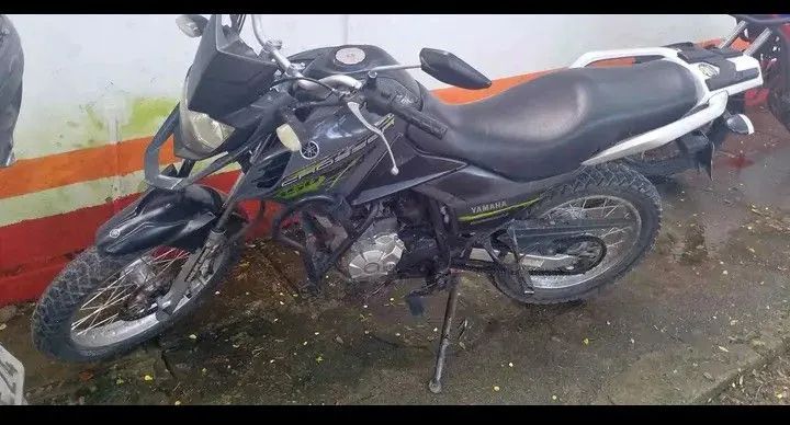 Moto seminova 