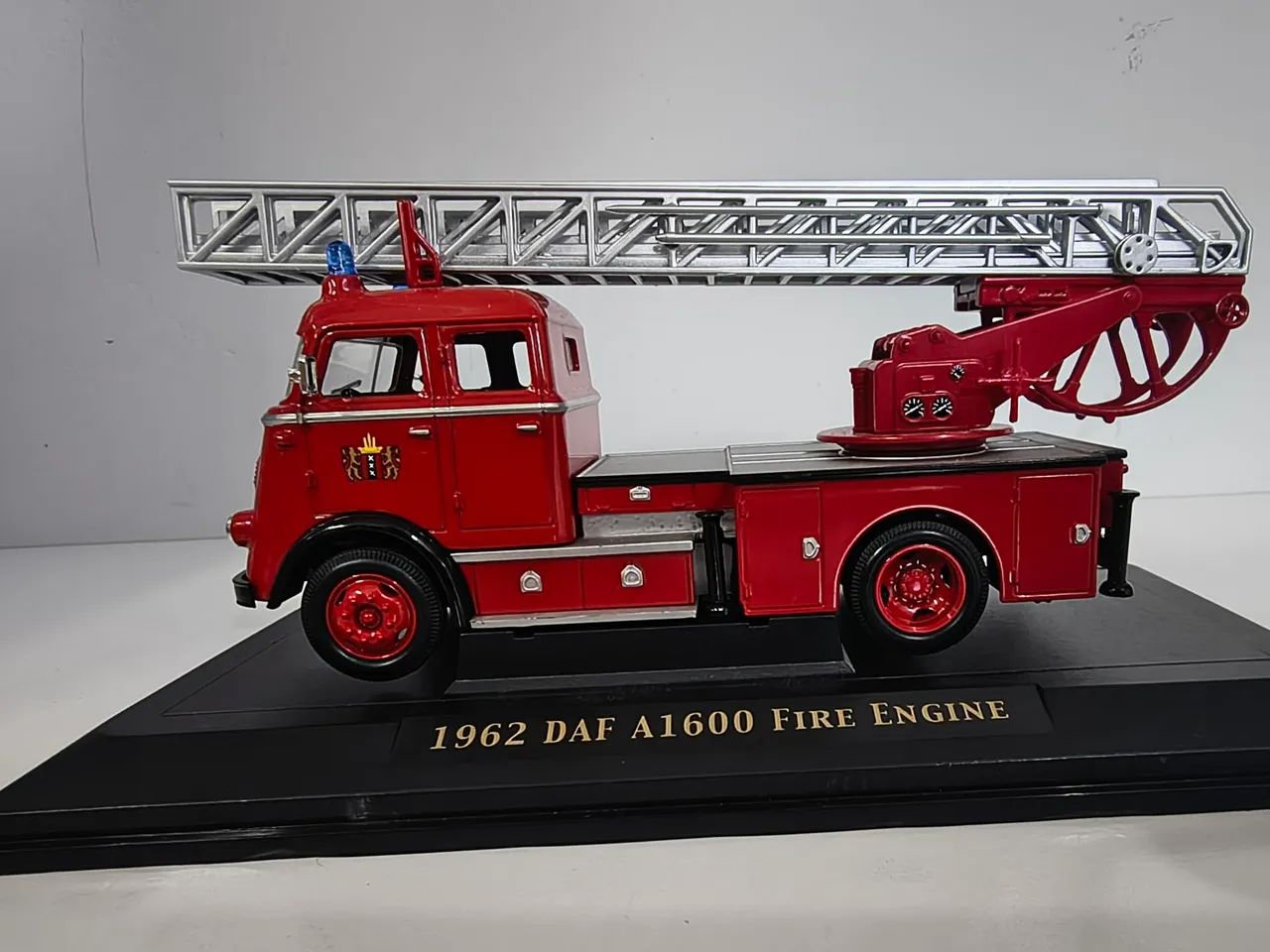 Miniatura Caminhão DAF Bombeiro A1600 - Foto 3