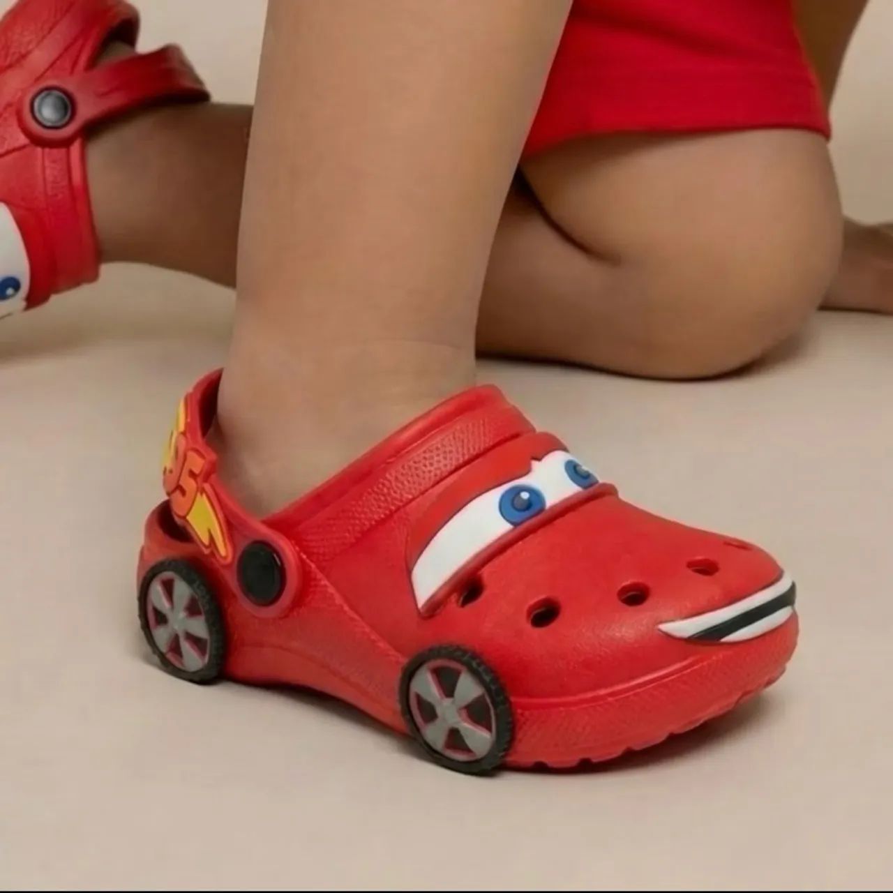 Crocks relâmpago mcqueen