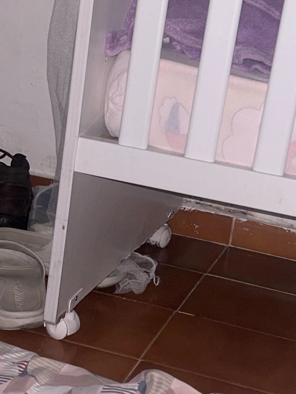 Vendo berço estilo americano + rodinhas - Foto 2