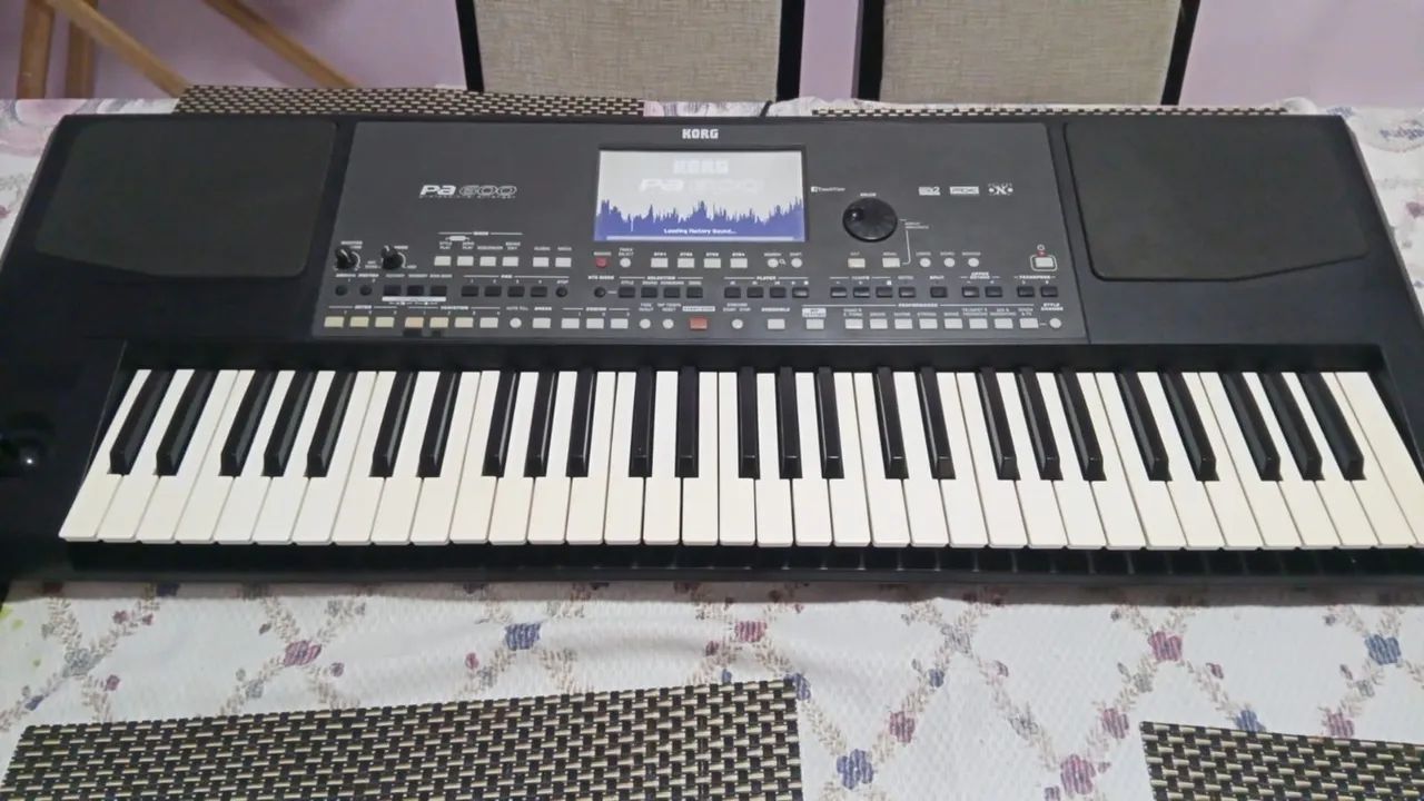 Korg PA 600 - Foto 3