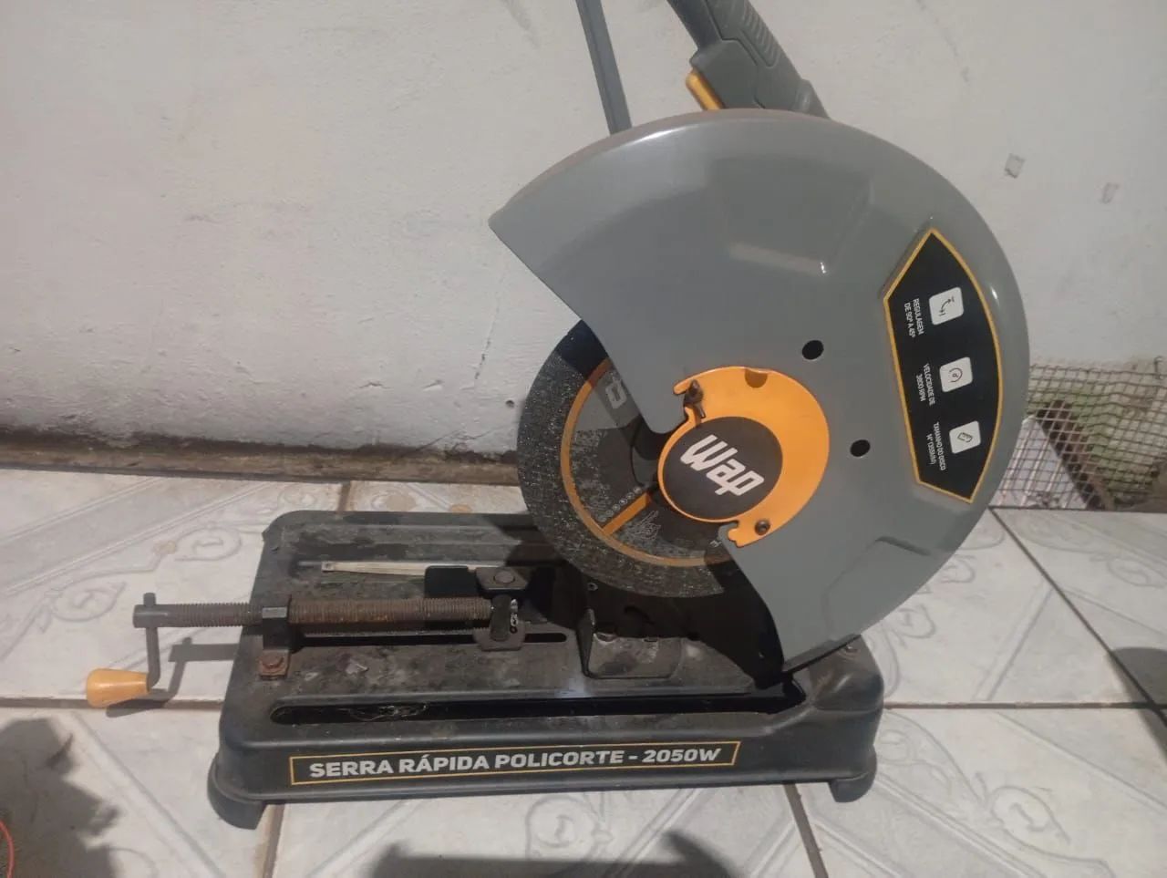 Vendo Serra de bancada 2050W - Foto 2