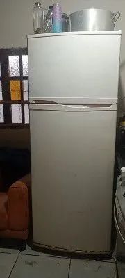 Conserto, máquina e geladeira 