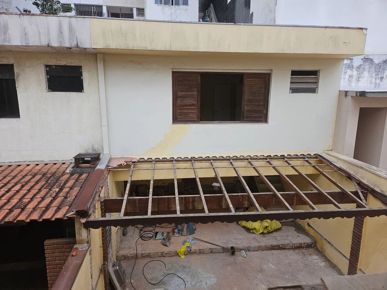 Telhas usadas com madeira 9m² - Foto 3
