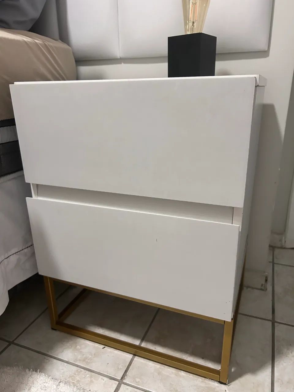 Mesa de cabeceira branca  - Foto 2