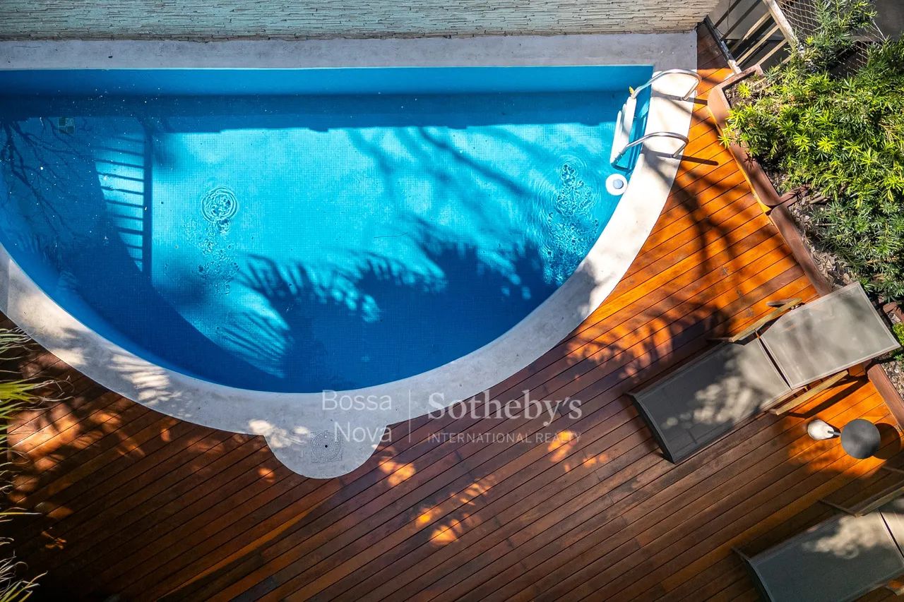 Casa reformada com vista para o mar