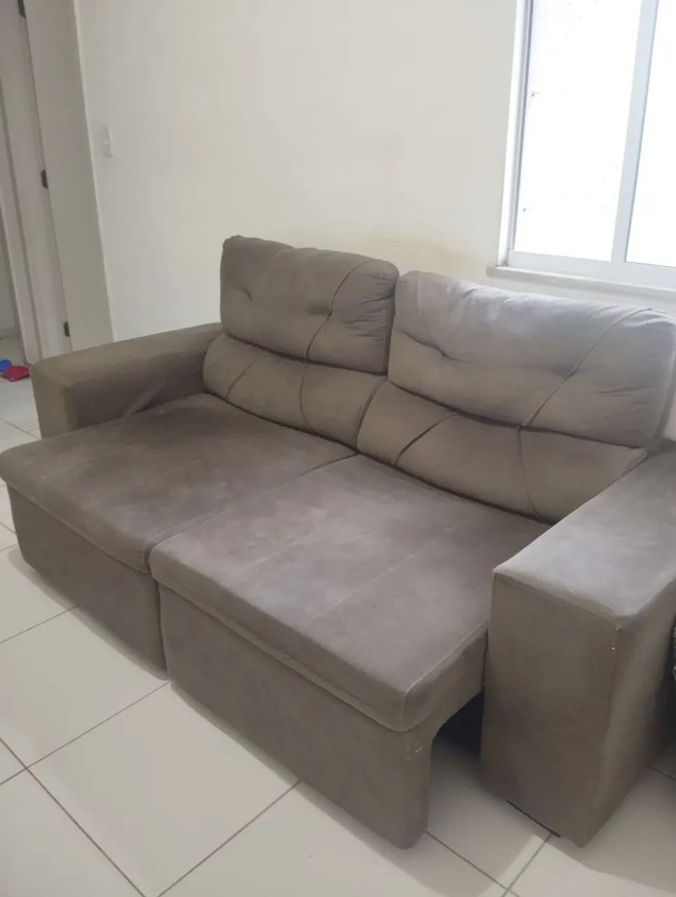 Sofá retrátil e reclinável 