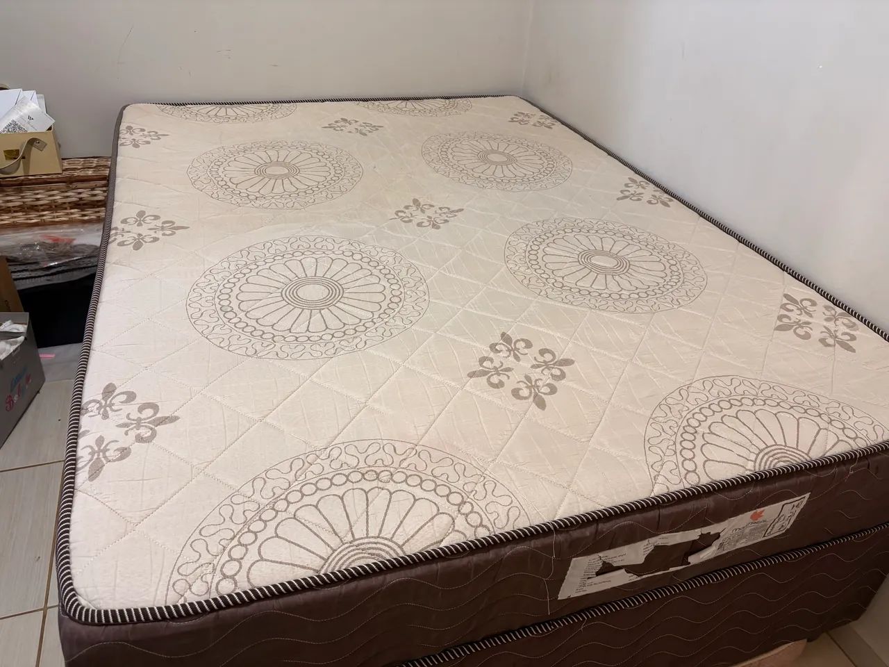 Vendo Cama Box casal 