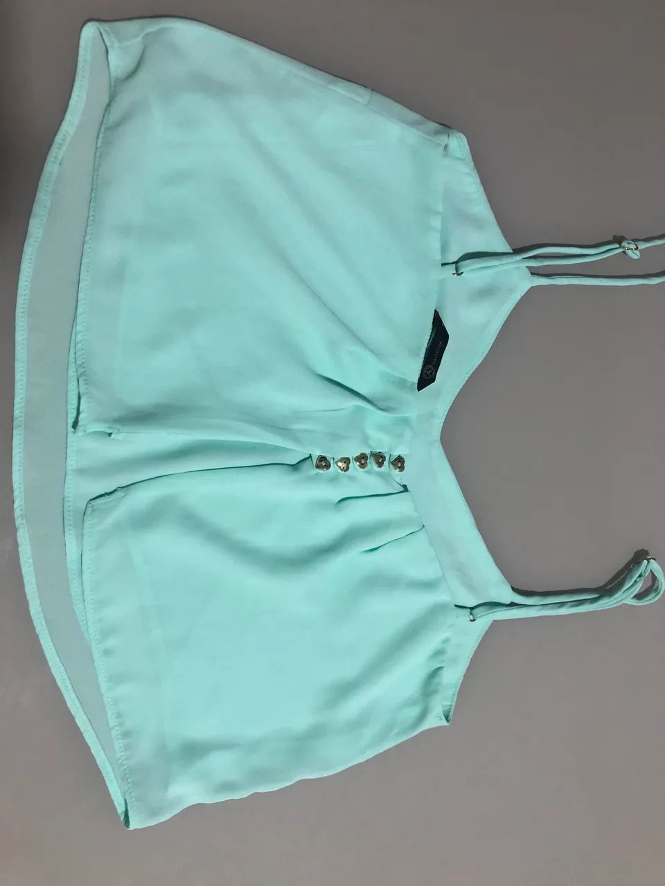 Blusa curta em tecido leve - Foto 2