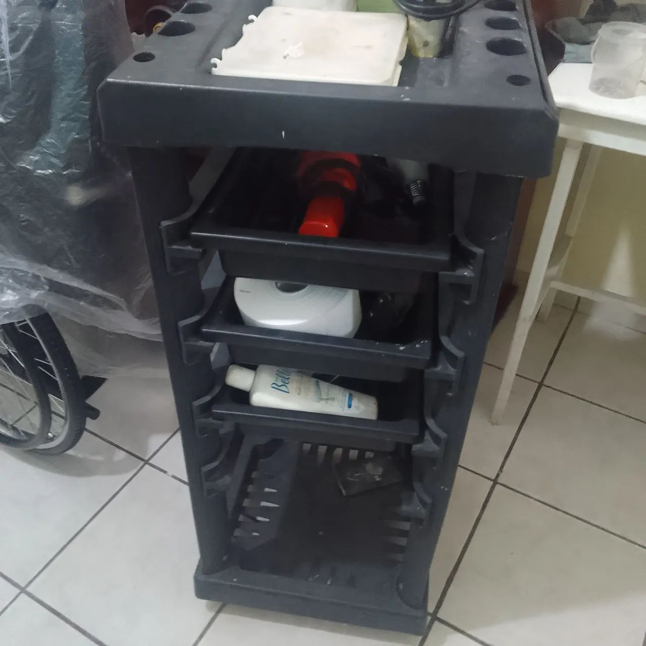 Carrinho auxiliar de cabelereiro 
