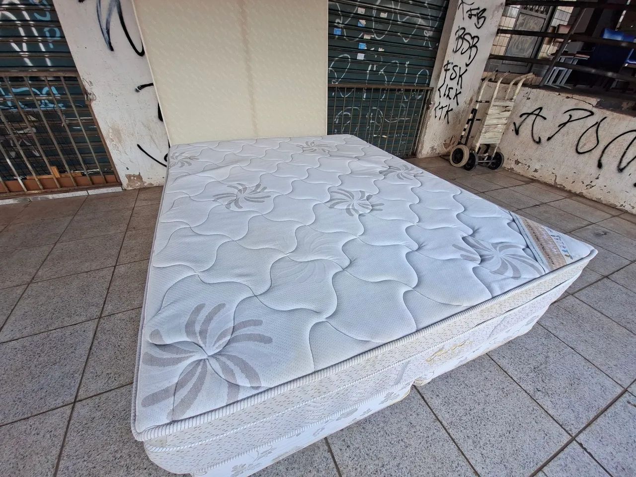 Cama box Queen size colchão probel molas ensacadas bambu 