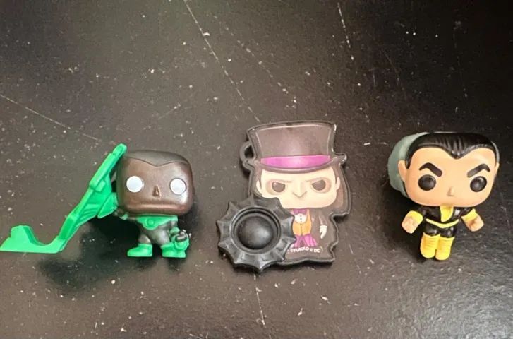 mini funko pop kinder joy dc importados (desapego) - Foto 2