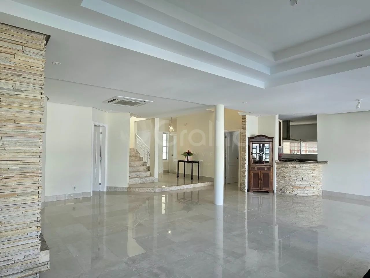 Casa Residêncial de 271,2m² com 5 quartos sendo 3 suites em Jurerê - Foto 3