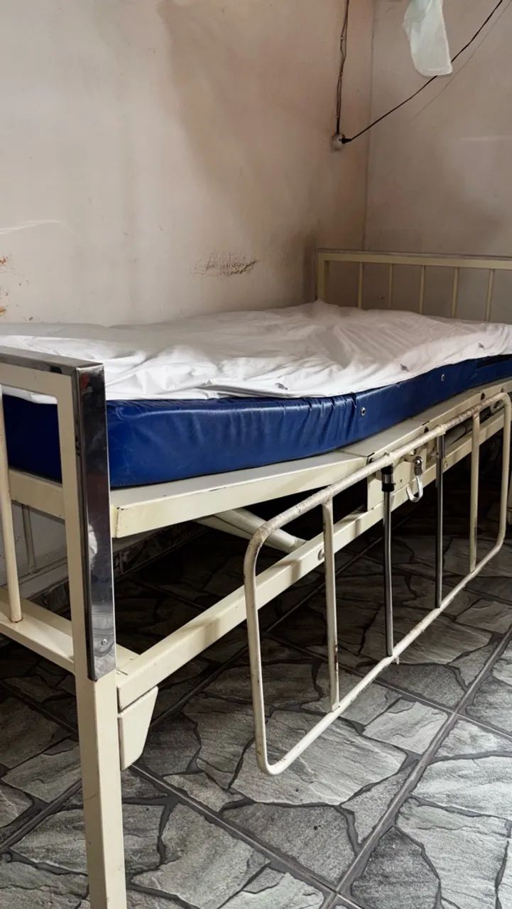 Cama hospitalar semi nova  - Foto 4