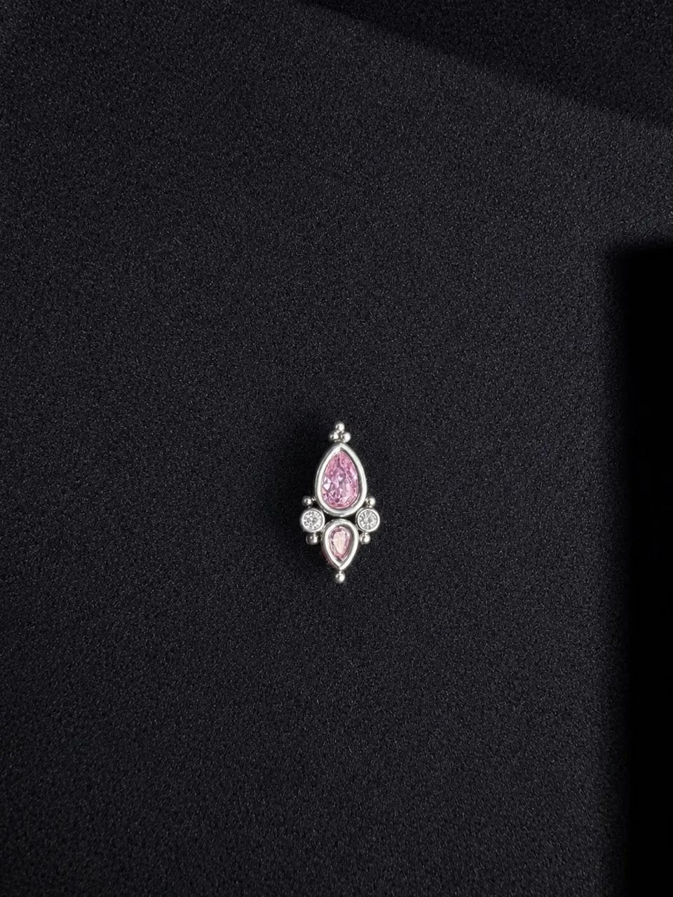 Piercing em titânio 
