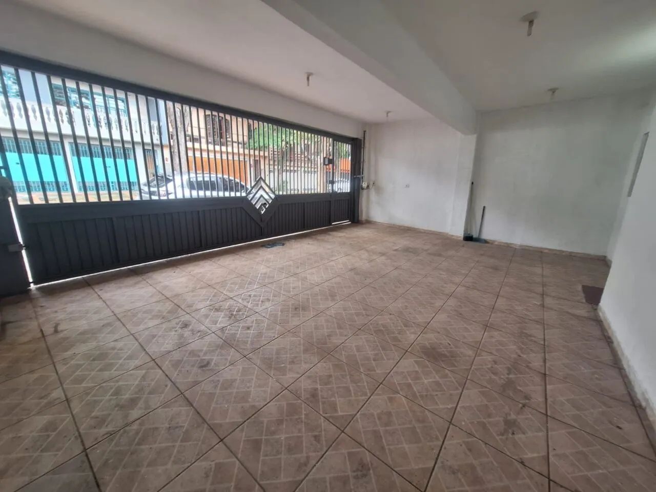 CASA TERREA COM 3 QUARTOS E 1EDICULA FL26 - Foto 2