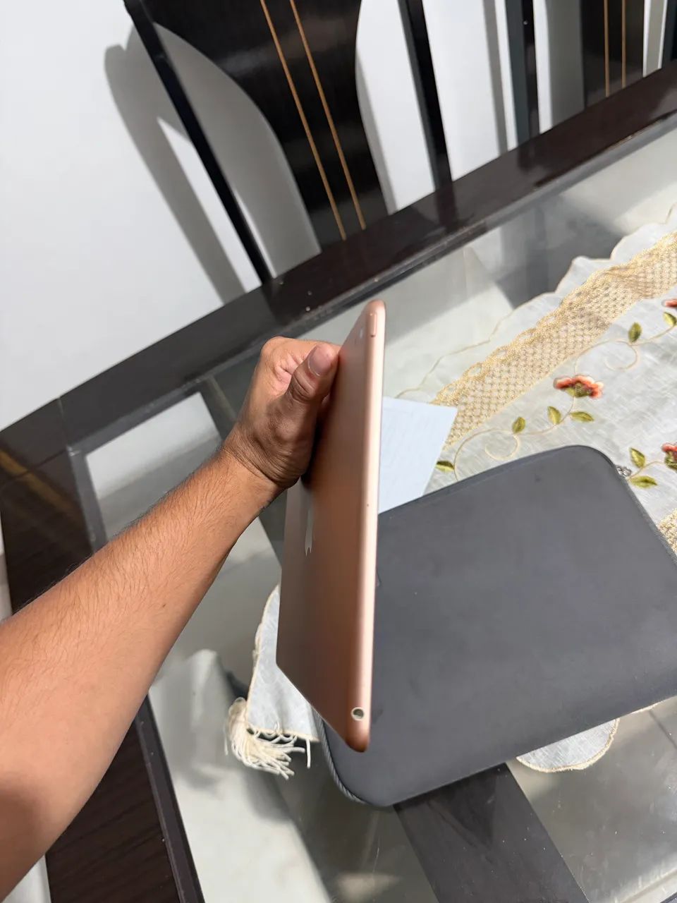 iPad 7ª geração- Em perfeito funcionamento e conservação  - Foto 4