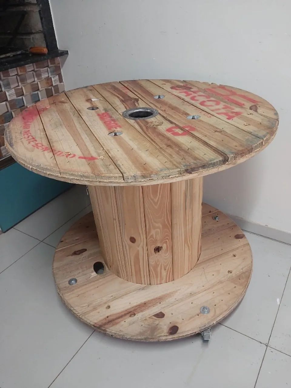 Mesa Carretel - cor 4 rodas