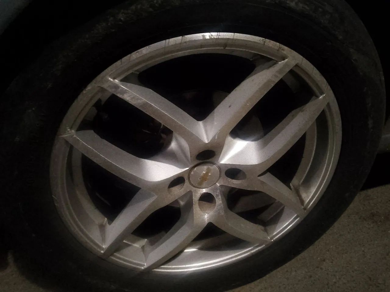 Rodas 17 com pneus 205/55 17 - Peças para carros, vans e