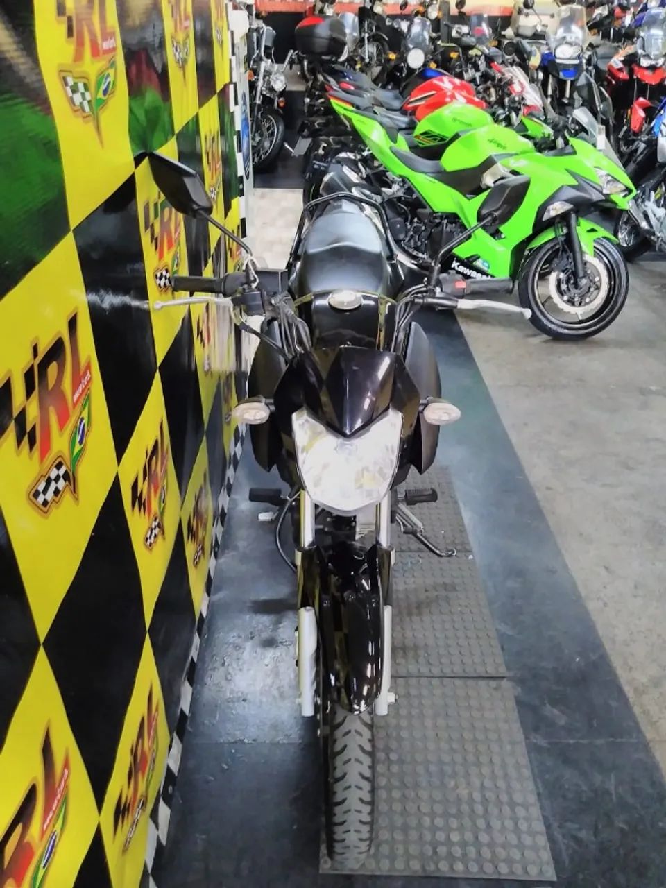 YBR FACTOR 150 ED 2024 - Foto 3