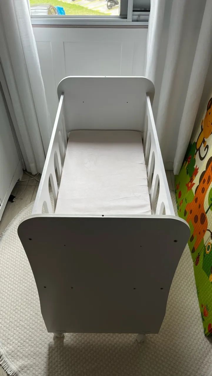 Mini berço com rodinhas/ colchão grátis  - Foto 3