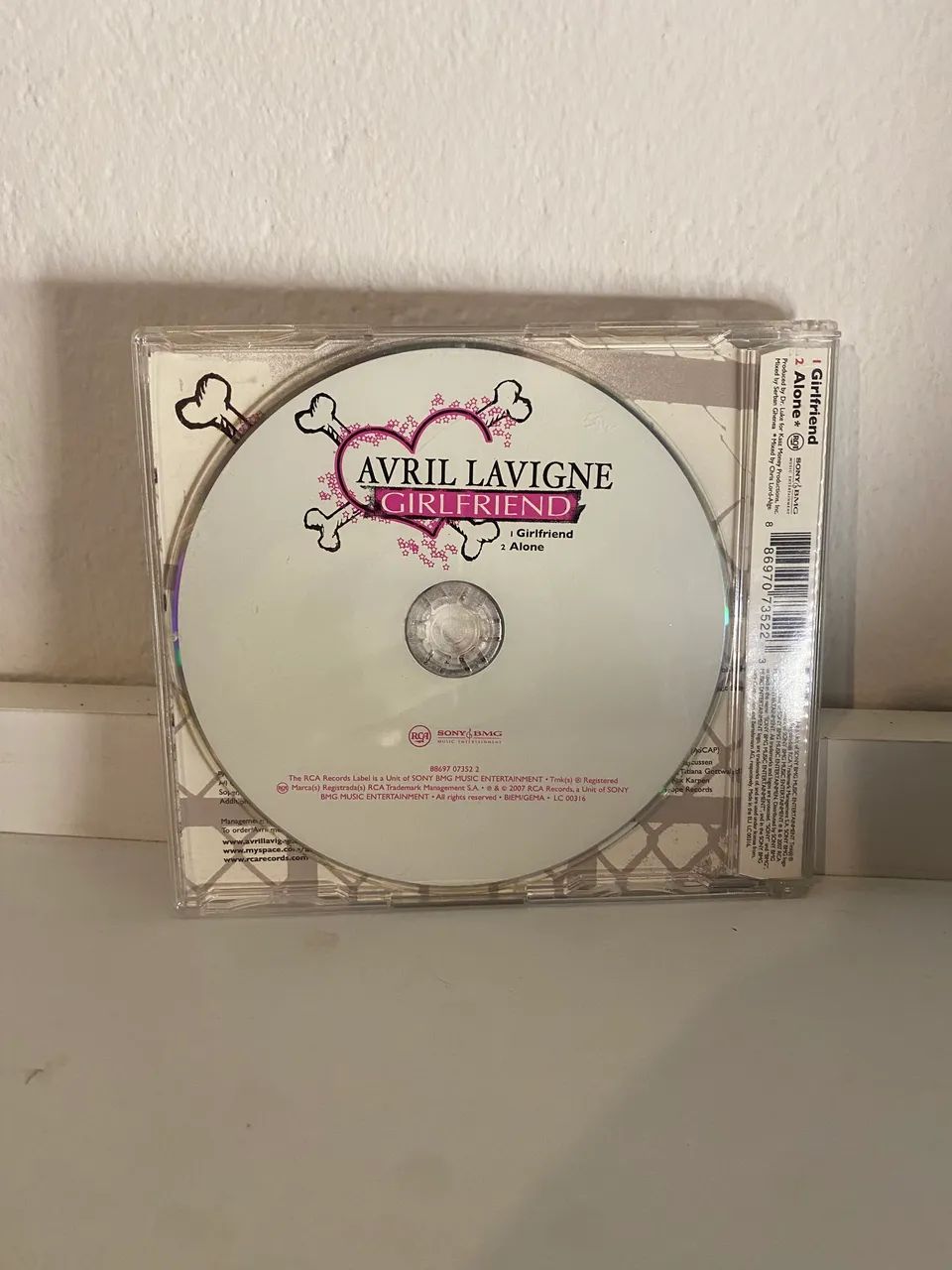 Single Avril Lavigne GIRLFRIEND  - Foto 2