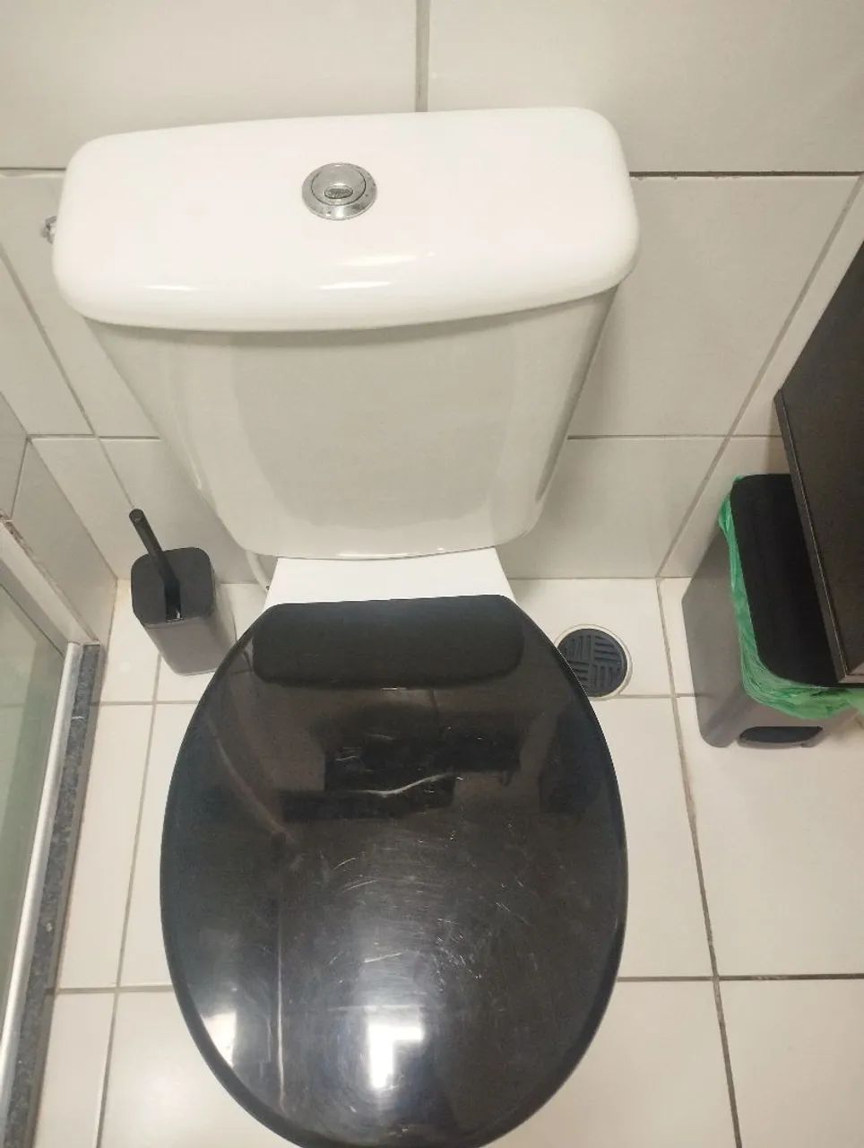 Vaso sanitário com descarga acoplada da deca - Foto 3