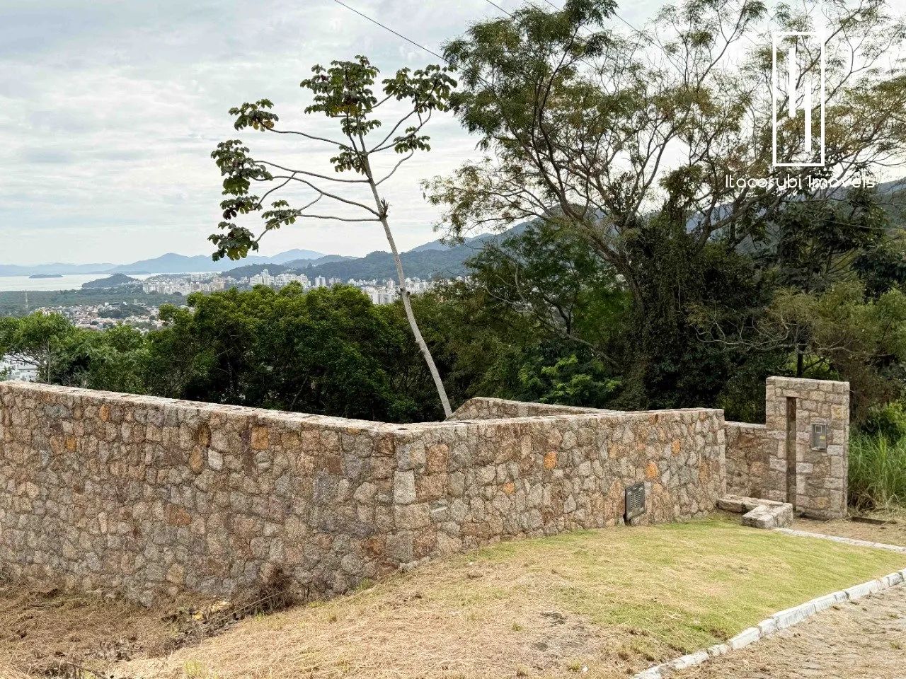Lindo terreno no Corrego Grande junto a natureza