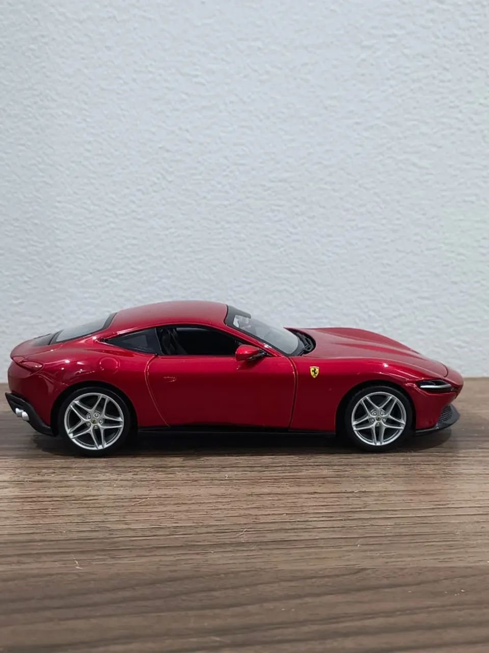 Ferrari Roma Escala 1:24 Carro de ferro - Foto 3