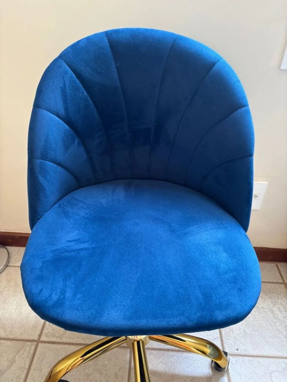 Cadeira de Escritório - Veludo Azul Marinho - Base Dourada (Estilo Shell) - Foto 4