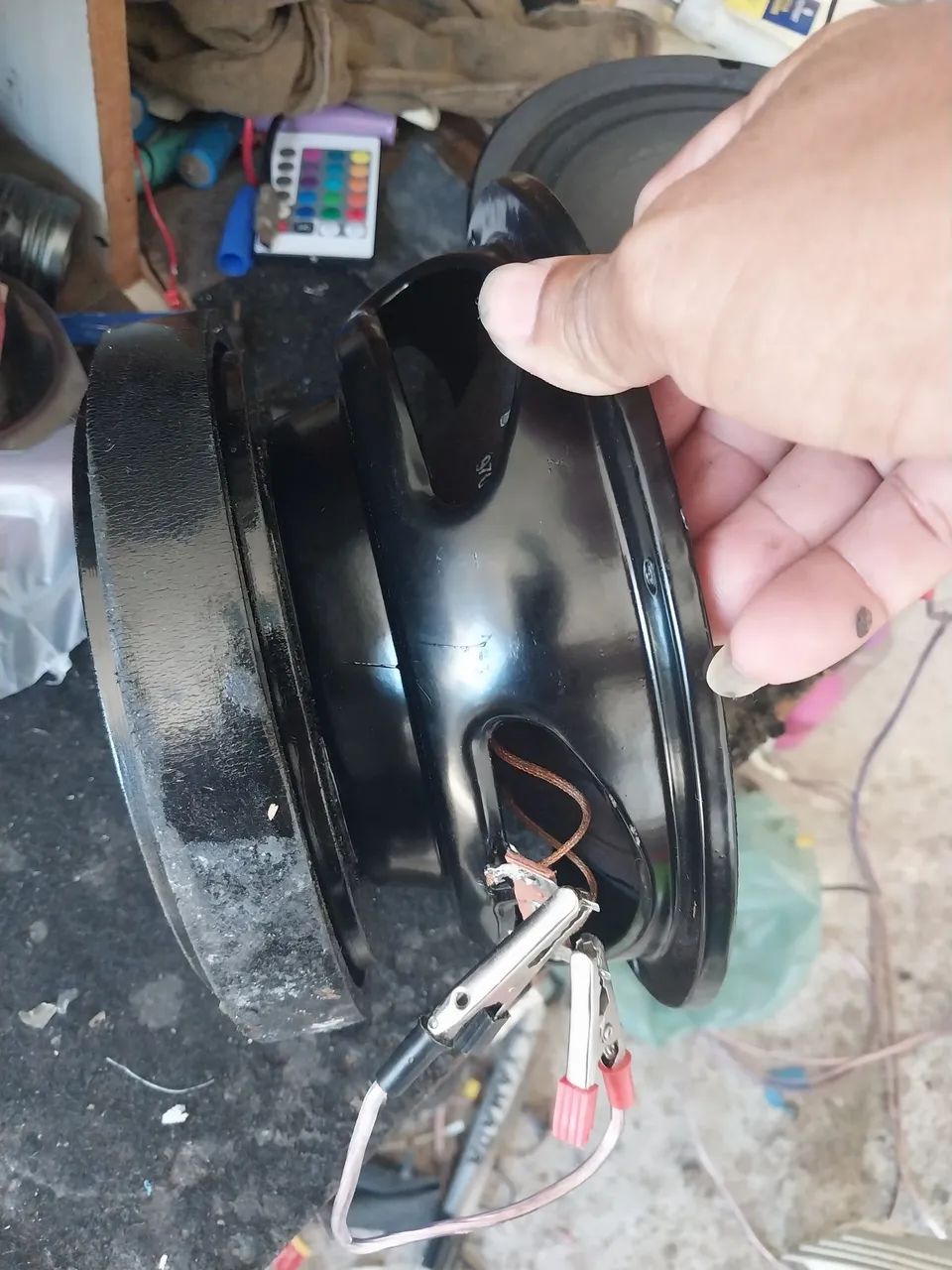 Vendo dois médio de 8 polegadas de 500 w cada  - Foto 2