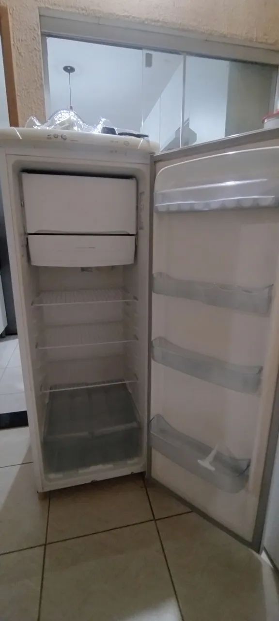Geladeira Eletrolux 280 litros - Foto 2