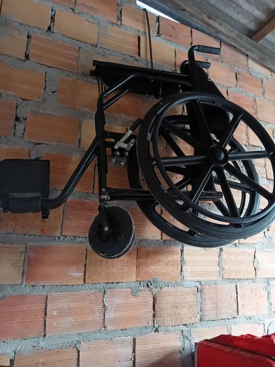 Vendo uma Cadeira de rodas  - Foto 3