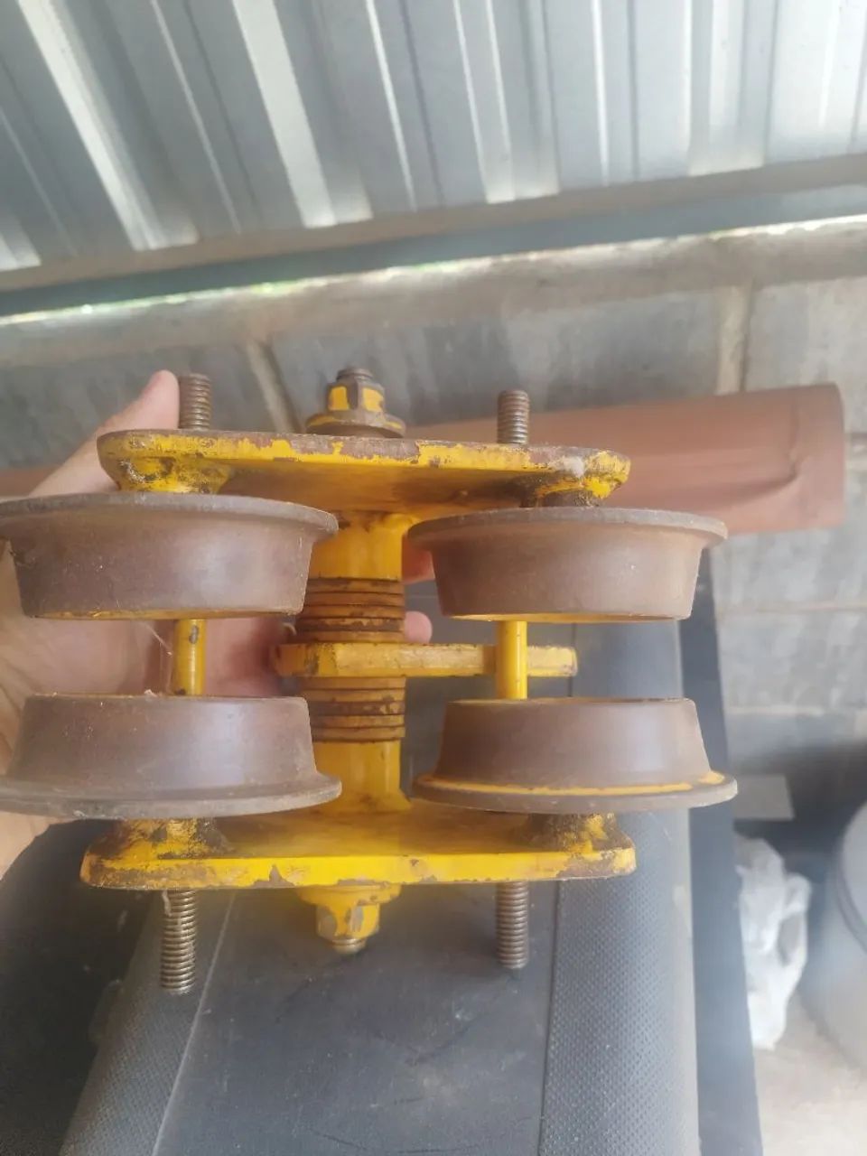 Trole Berg Steel, capacidade 1 tonelada - Foto 6