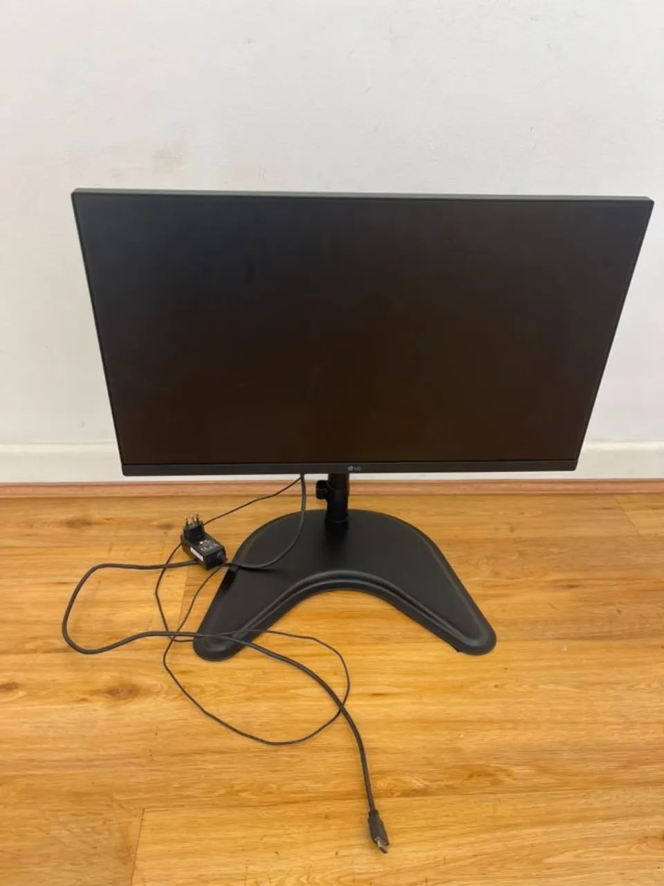 Monitor com suporte