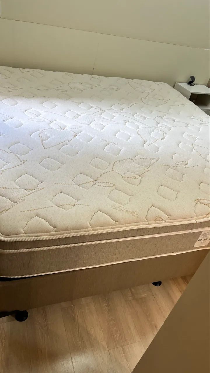 Cama box king(colchão e base) excelente marca americana Serta - Foto 4
