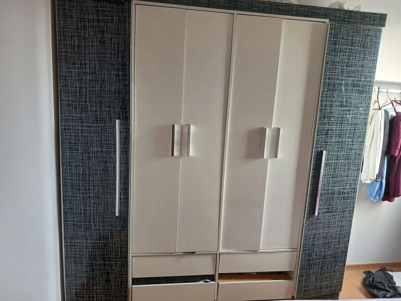 Guarda roupa  6 portas