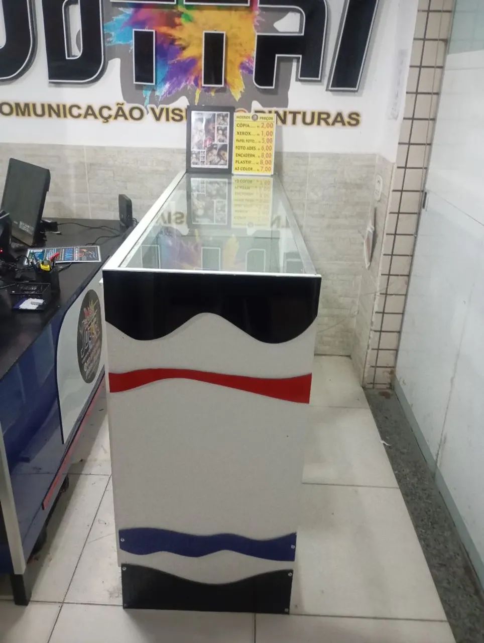 Balcão de vidro e madeira fórmica - Foto 3