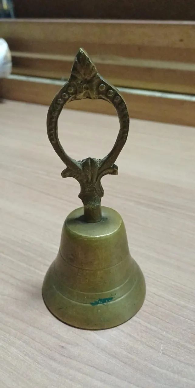 Sino de mão em metal maciço - Indiano
