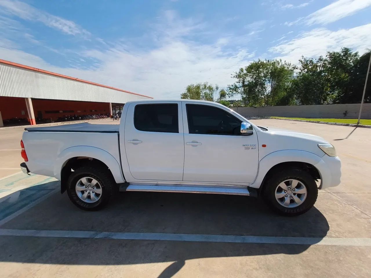 Toyota Hilux CD SR 4X2 2.7 16v/2.7 Flex Aut. 2013 - Foto 2