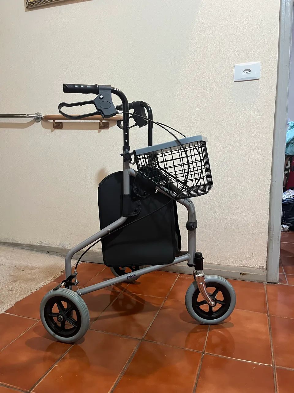 Andador/carrinho 3 pontos - Foto 4